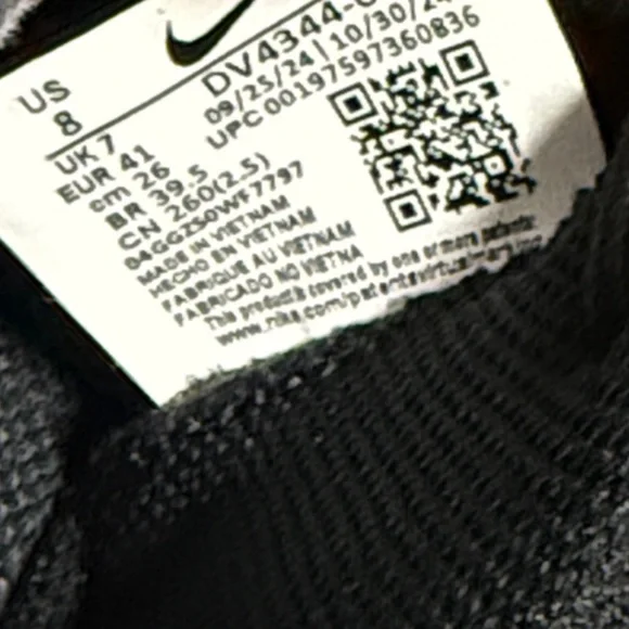 Nike Black Men's Athletic Cleats - Picture 2 of 5